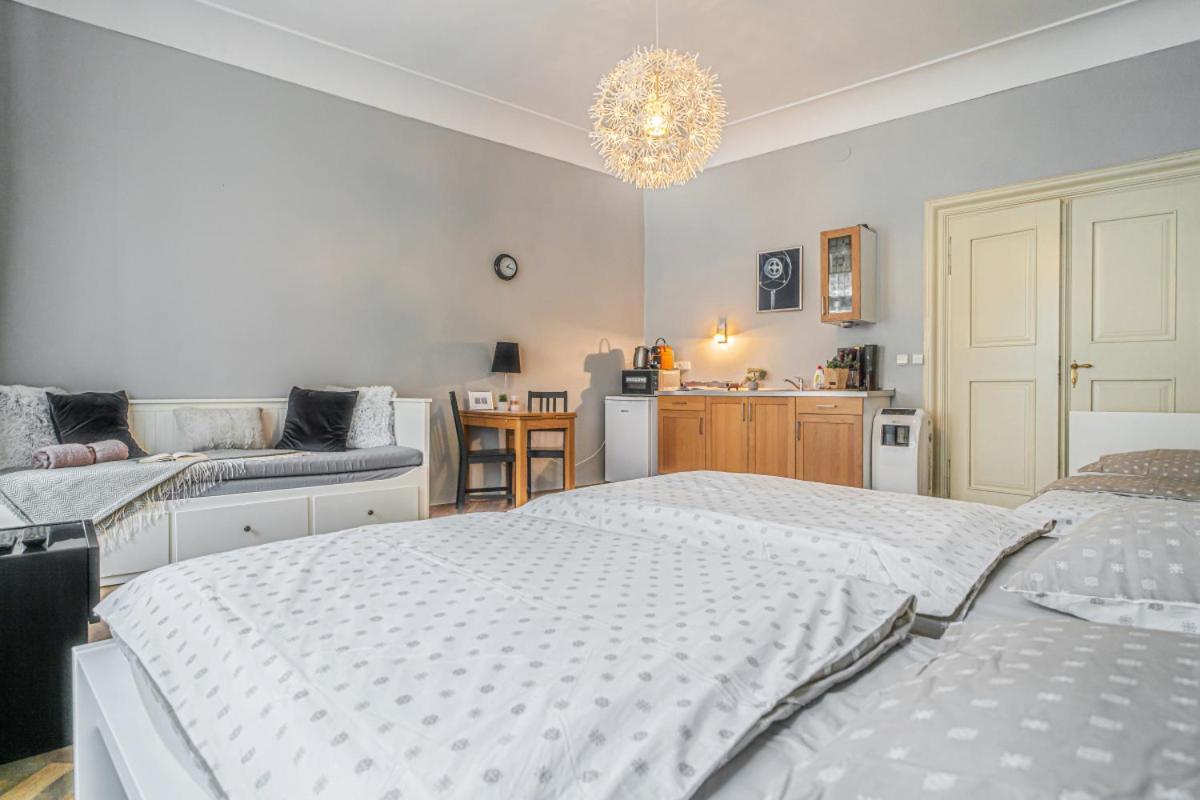 Bright Studio Close To Charles Bridge And Prague Castle Διαμέρισμα Εξωτερικό φωτογραφία