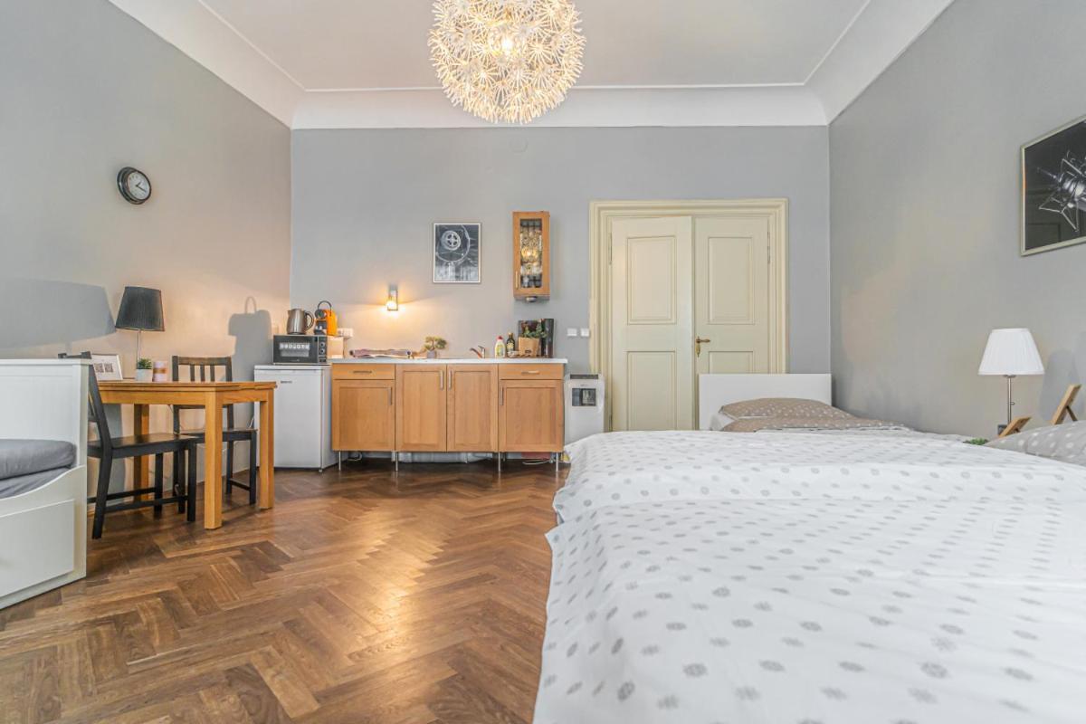 Bright Studio Close To Charles Bridge And Prague Castle Διαμέρισμα Εξωτερικό φωτογραφία