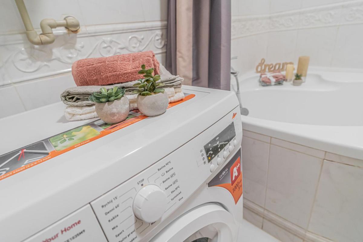 Bright Studio Close To Charles Bridge And Prague Castle Διαμέρισμα Εξωτερικό φωτογραφία